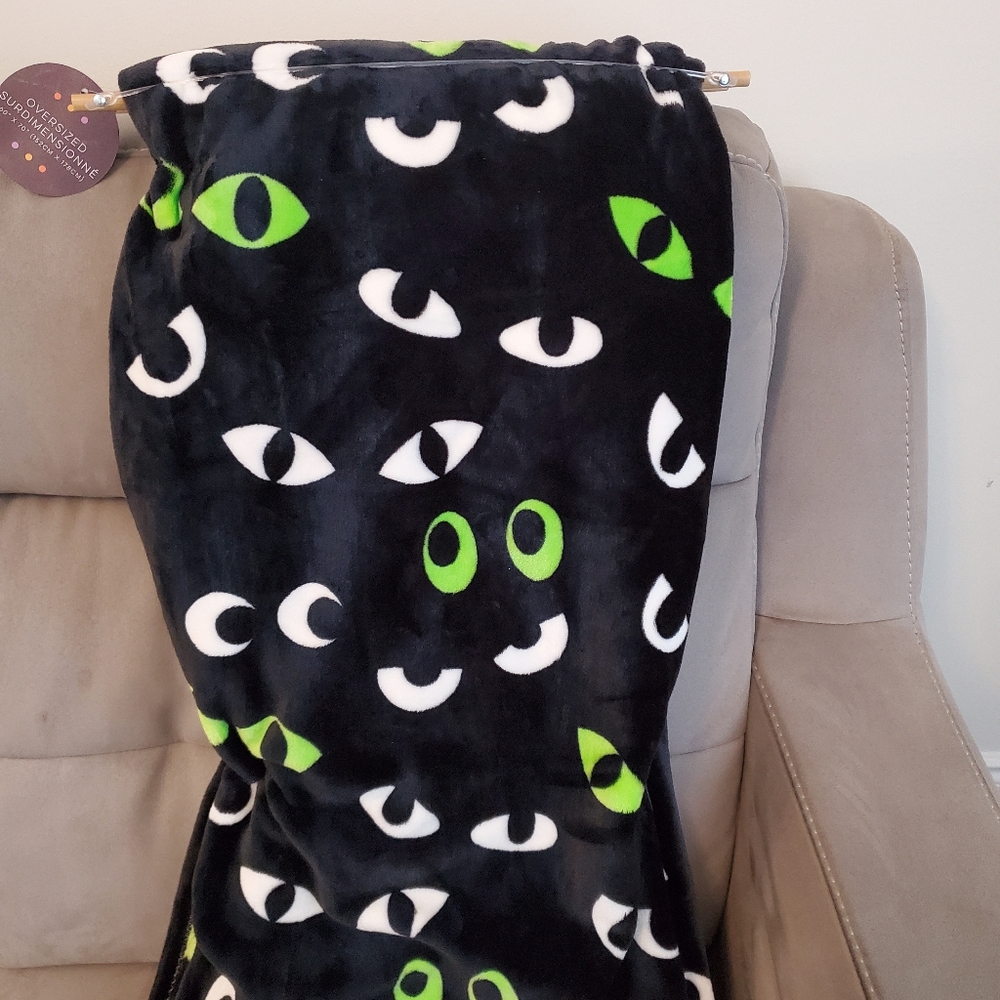 Novogratz Halloween throw Blanket oversized 50"×70"